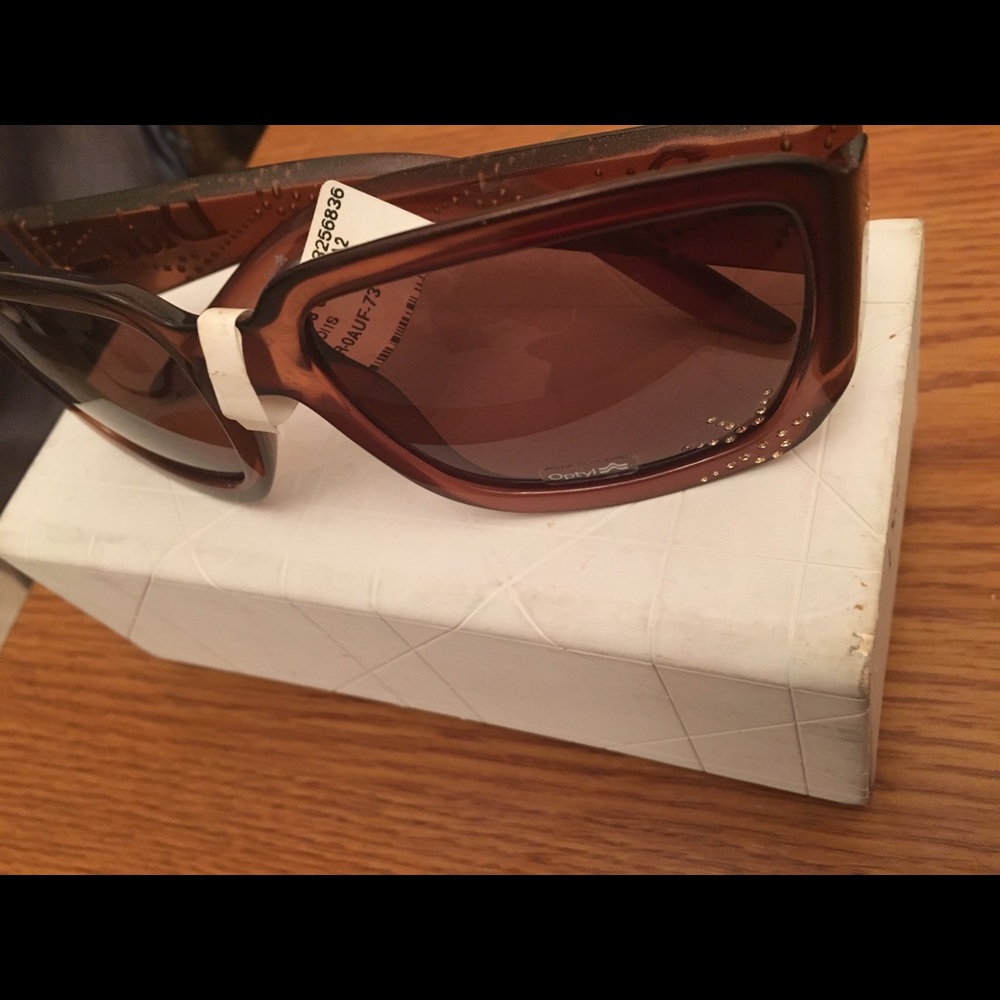 NEW DIOR 💯% authentic SPIDIOR crystal sunglasses - Picture 6 of 8